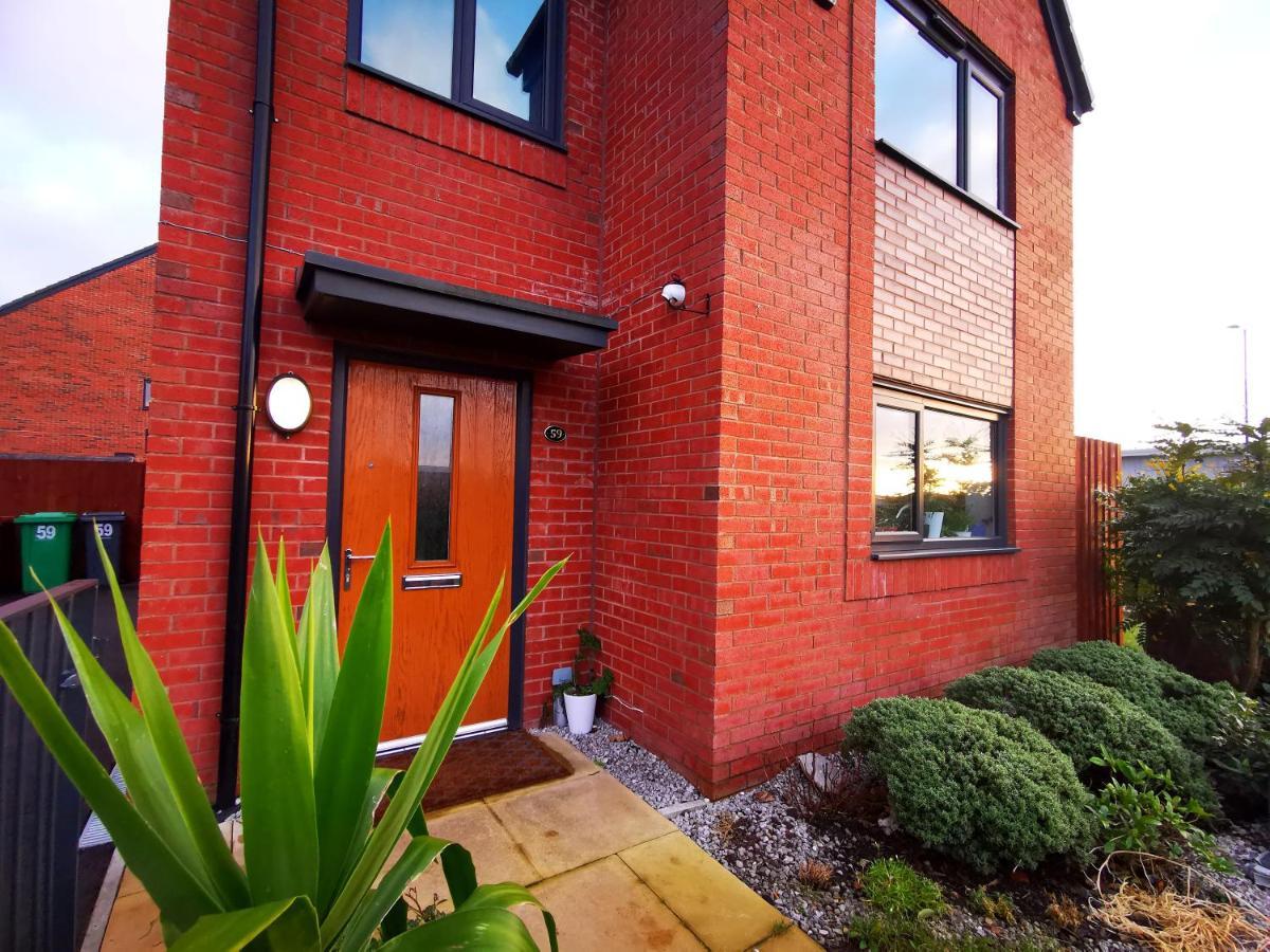 The Lawnswood - Central Manchester Holiday Home With Free Parking Eksteriør billede