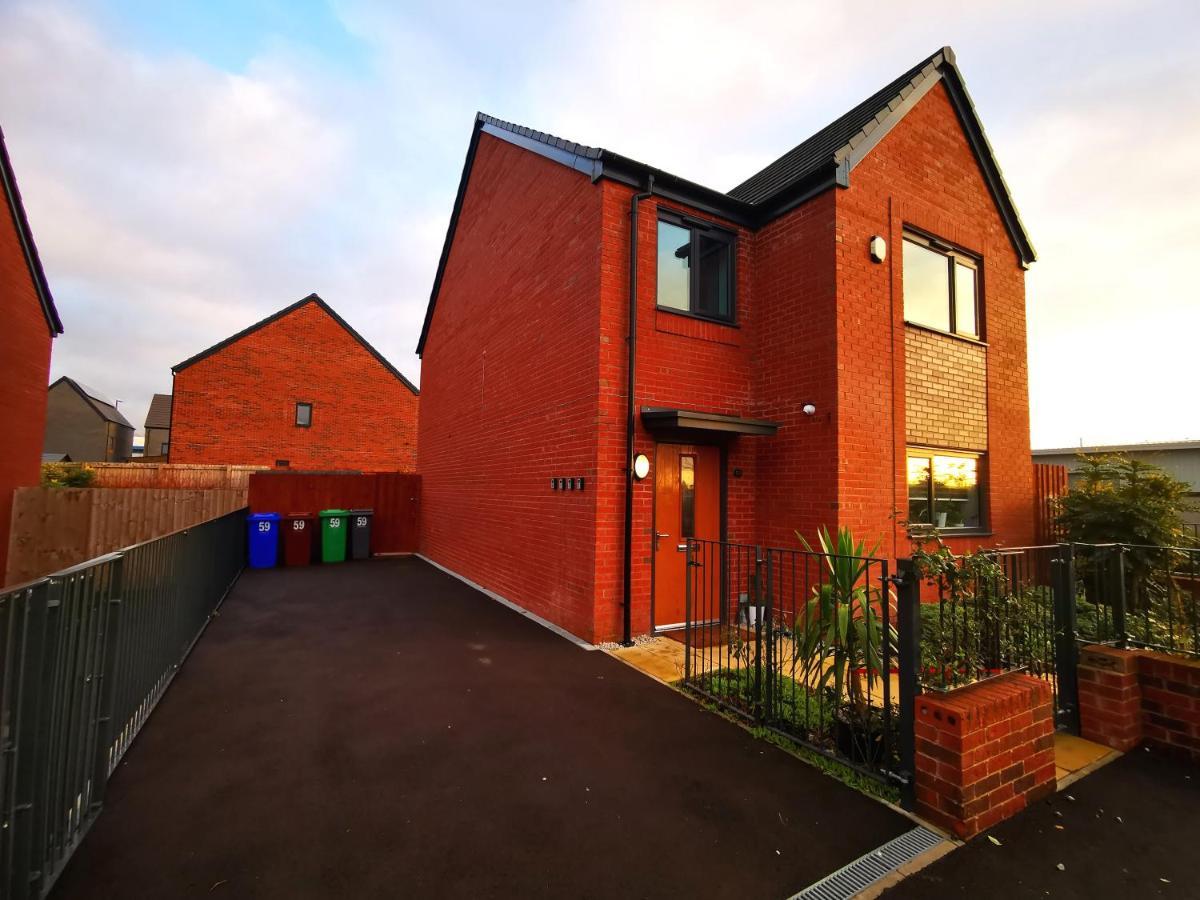 The Lawnswood - Central Manchester Holiday Home With Free Parking Eksteriør billede