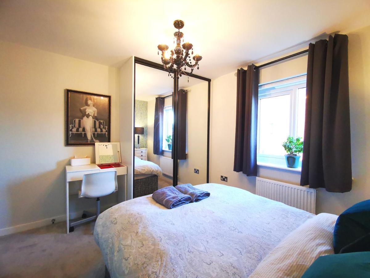 The Lawnswood - Central Manchester Holiday Home With Free Parking Eksteriør billede
