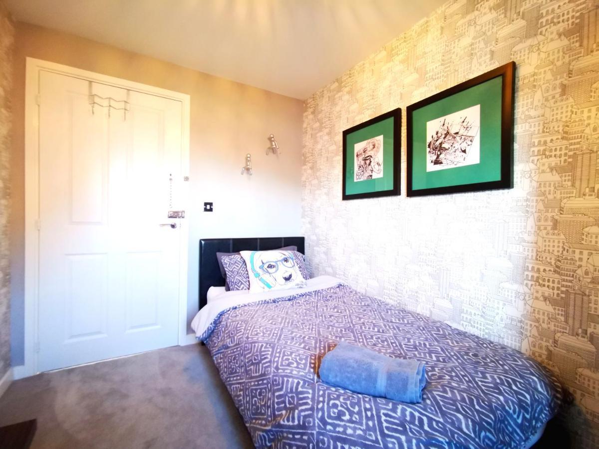 The Lawnswood - Central Manchester Holiday Home With Free Parking Eksteriør billede
