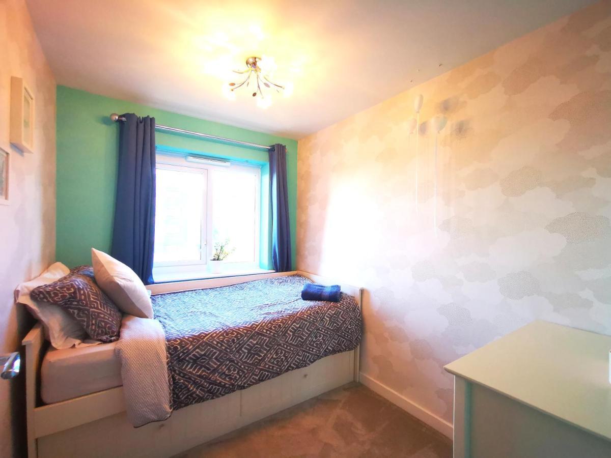 The Lawnswood - Central Manchester Holiday Home With Free Parking Eksteriør billede